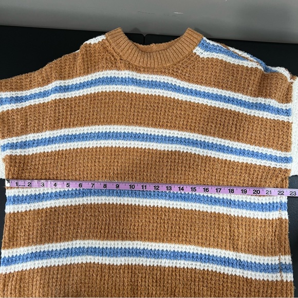 American Eagle Tan and Blue Striped Sweater Size M - Picture 8 of 9